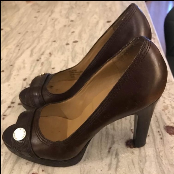 Michael Kors open-toe genuine leather heels, size 8. - Picture 3 of 3